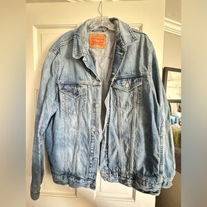 LEVIS oversized, vintage fit jean jacket